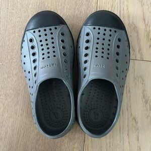 Native Jefferson - kids Size 9